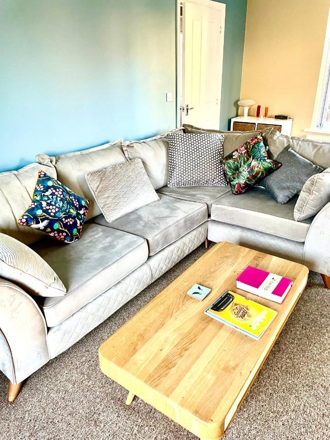 Stunning Large Detached Gloucester, 4 Beds, 3 Bedroom, 2 Bathroom Property, Nr Chelt, The Docks And Quays Sleeps 6 Exteriör bild