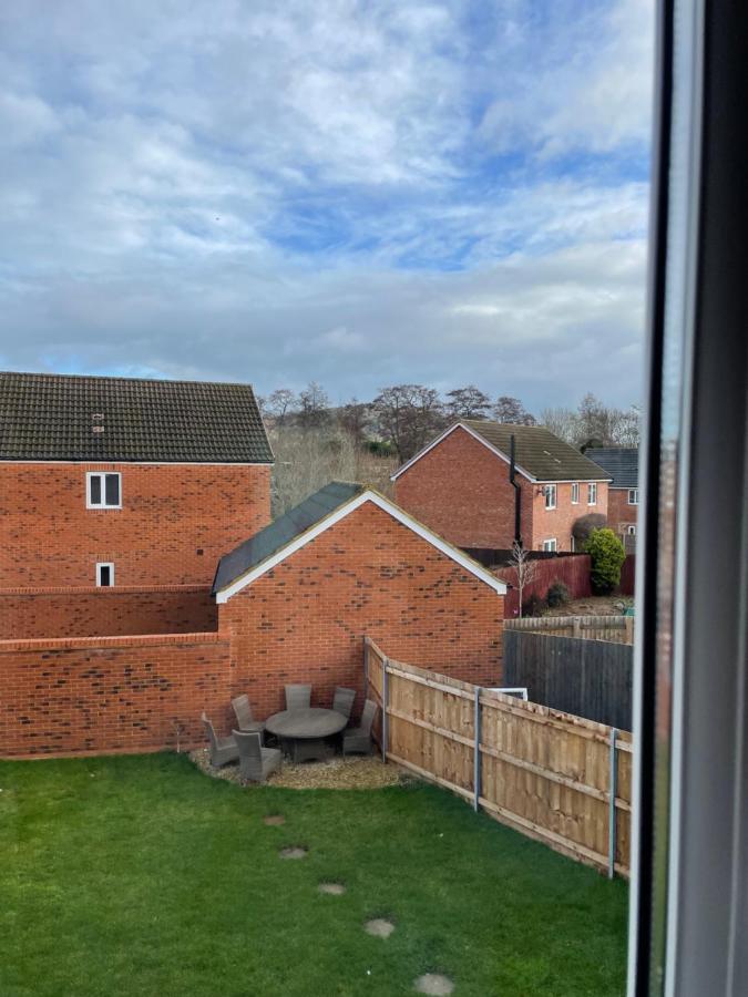 Stunning Large Detached Gloucester, 4 Beds, 3 Bedroom, 2 Bathroom Property, Nr Chelt, The Docks And Quays Sleeps 6 Exteriör bild