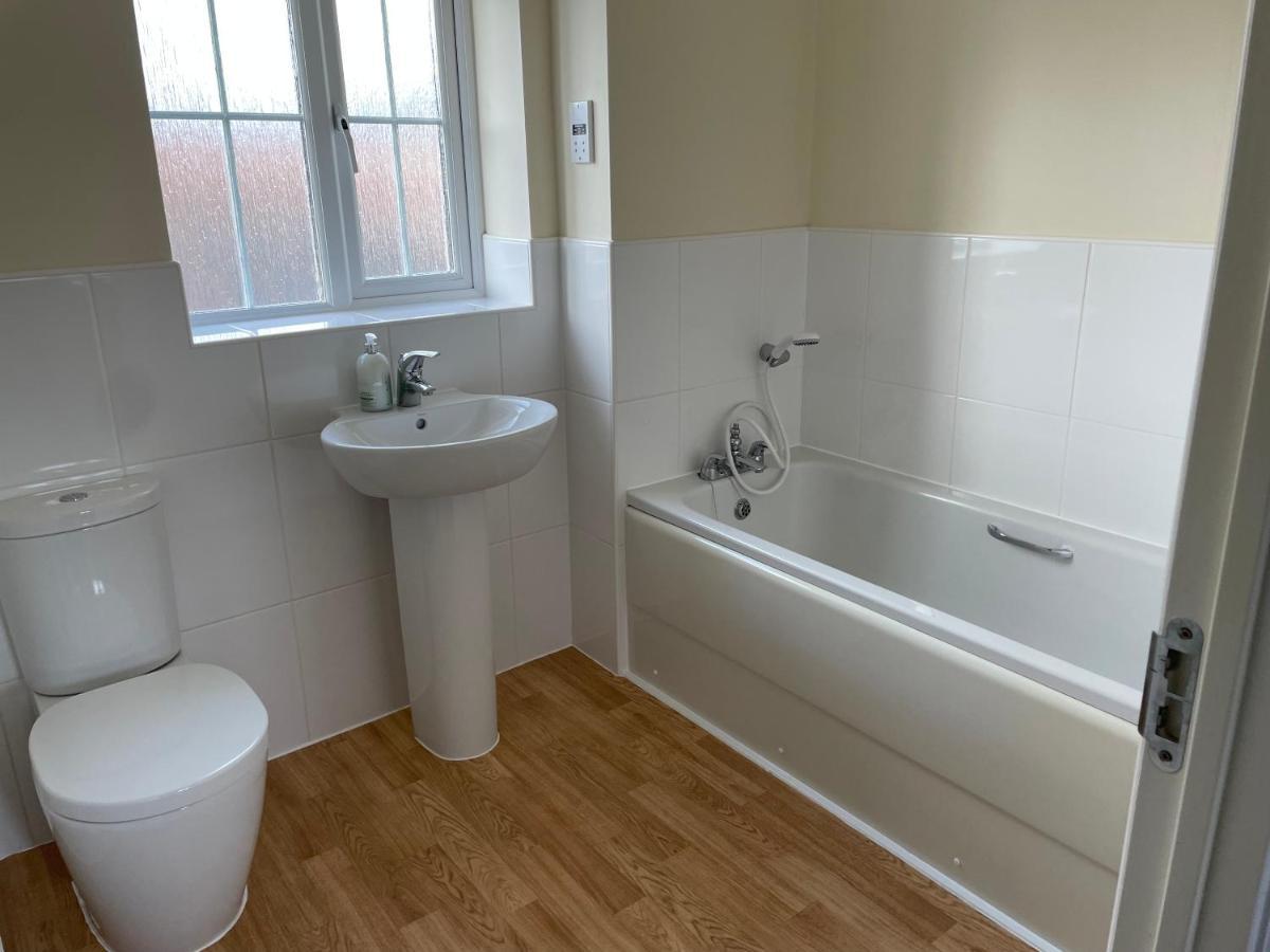 Stunning Large Detached Gloucester, 4 Beds, 3 Bedroom, 2 Bathroom Property, Nr Chelt, The Docks And Quays Sleeps 6 Exteriör bild