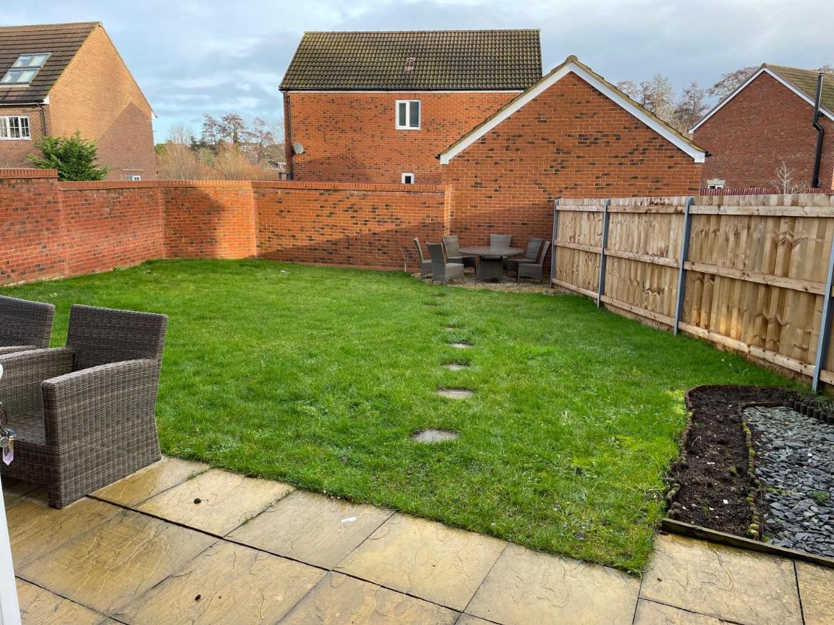 Stunning Large Detached Gloucester, 4 Beds, 3 Bedroom, 2 Bathroom Property, Nr Chelt, The Docks And Quays Sleeps 6 Exteriör bild