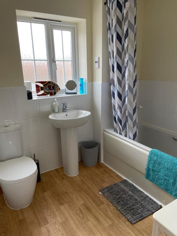 Stunning Large Detached Gloucester, 4 Beds, 3 Bedroom, 2 Bathroom Property, Nr Chelt, The Docks And Quays Sleeps 6 Exteriör bild